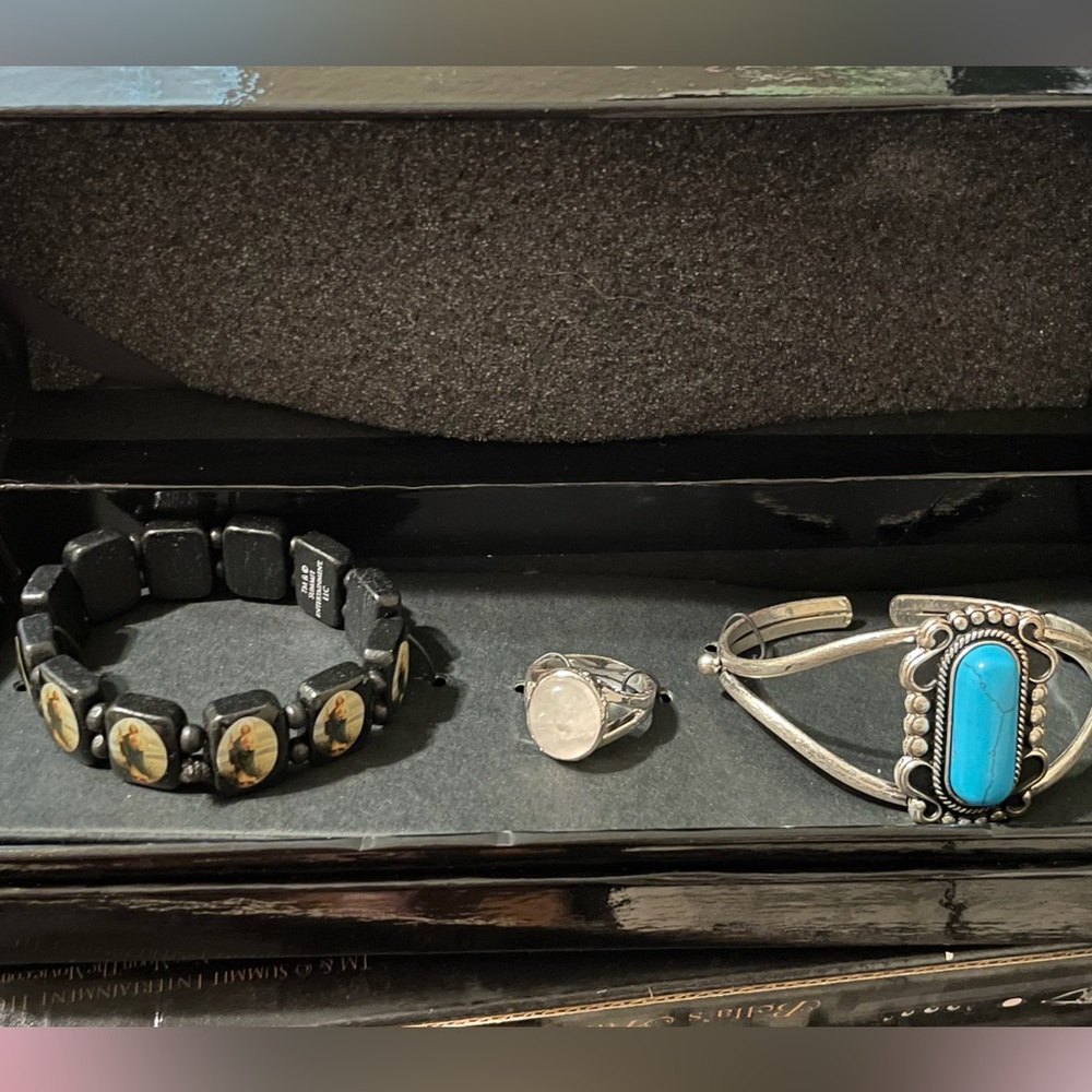 Twilight NECA Summit Entertainment New Moon Bella Swan Jewelry Set